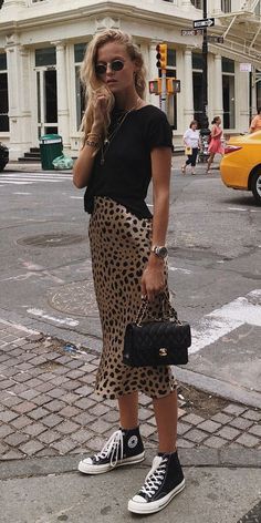 elegante en baskets