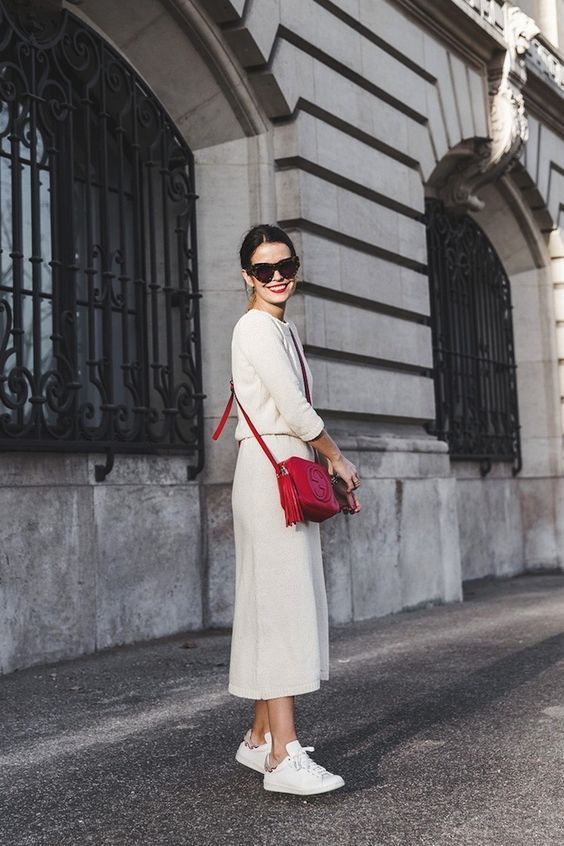 total look blanc avec baskets femme