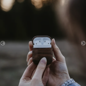 cadeau eco responsable étui Airpods en bois